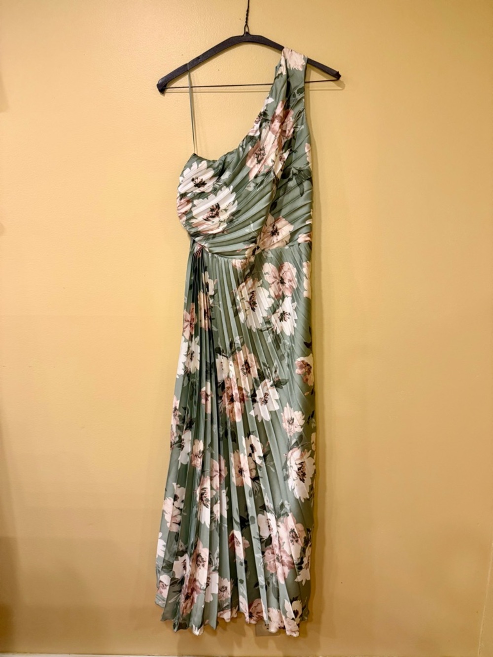 NWT Abercrombie & Fitch One-Shoulder Floral Pleated Maxi Dress - Sage Green - Picture 2 of 4